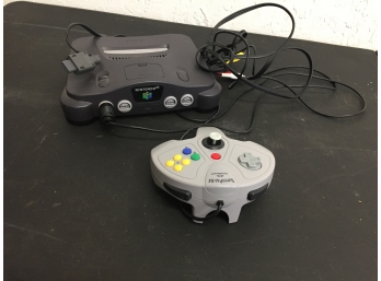 Nintendo 64, Nintendo Pad 64, Comes With What Is Pictured