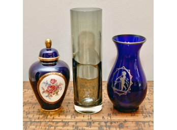 Assorted Glass/Ceramic Lot - 2 Glass Vases & Urn