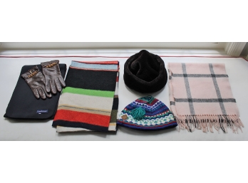 Women's Hats,  Scarves & Gloves - Johnstons Of Elgin, J.Crew, Merkley, Lands' End, Gap