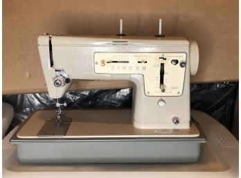 VINTAGE SINGER Zig-Zag Stylist Sewing Machine W/ Pedal & Carry Case