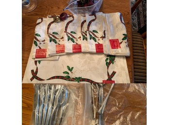 Christmas Linens And Flatware