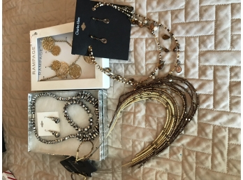 4 Sets Assorted Necklaces And Earrings