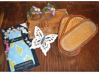 Wicker Trays And Accessories