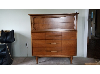 Mid Century Modern Chest Of Drawers.