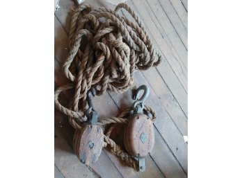 Antique Block And Tackle Set With Rope
