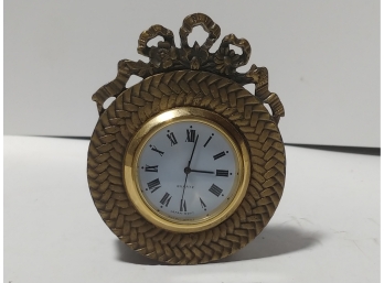 Fancy French Style White Metal Dresser Clock With Quartz Movement