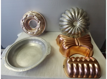 4 Vintage Cake Molds And Aluminum Pan