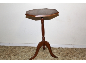 Wood Pedestal End Table, Has One Loose Leg