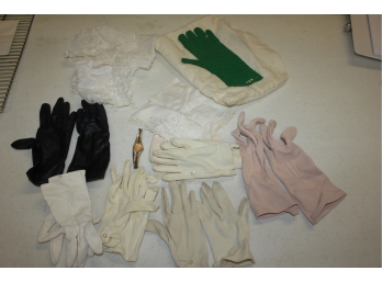 Women's Box, 4 Vintage Hankies, Vintage Gloves (women's And Girl's), Caravelle Watch