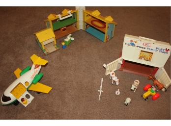 Vintage Fisher Price Playsets--see Description