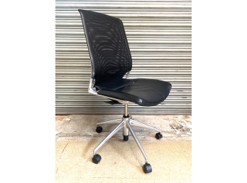 Leather Vitra Swivel Chair - Designed By Alberto Meda (B)