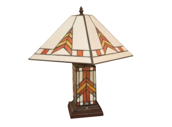 Tiffany Style Lamp With Plastic Shade 18 1/2 Inches Tall