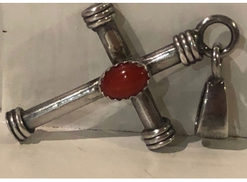 Red Jade Center Stone Sterling Silver Cross 3g ( Jewelry Lot 9)