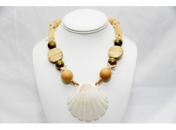 Costume Jewelry Lot #10 - Shell Necklace