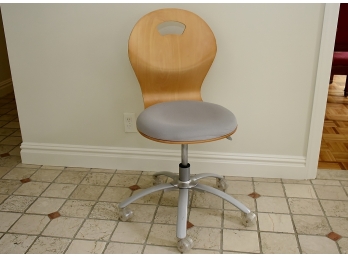 Modern Bent Word Rolling Desk Chair