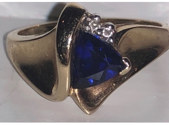 1k Sapphire Ring In 10k Gold Band - 2g ( Jewelry Lot 10)