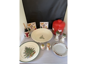 Lot Includes Cookie Jar & Lid Christmas Tree By Waechtersbach, Large Salad Serving Bowl Holly Holiday, Etc