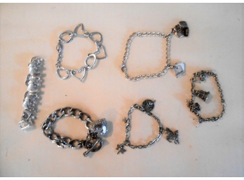 Charm Bracelets - Lot 333
