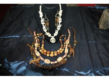 #162-4 Necklaces Brown With Giraffe 1 Earring