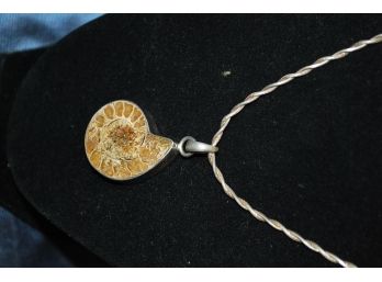 196-sterling Necklace With Fossil