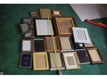 21 Picture Frames- 116