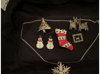 Holiday Lot Of Jewelry 353