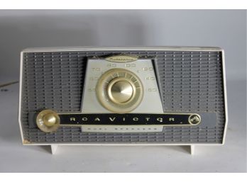 24 RCA Victor Retro Radio