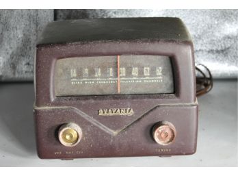 36 Sylvania 660 Watt Radio