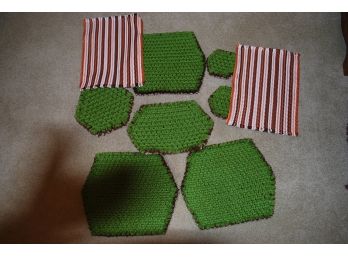 Knitted Plate Pads
