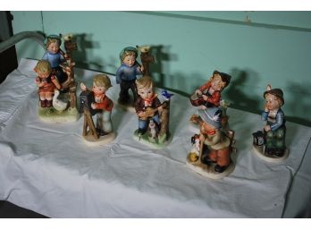 8 Ceramic Figurines (Lot A)