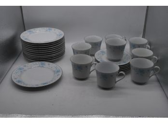 Matching Tea Cups And Saucers With Dessert Plates