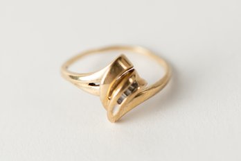 Vintage 10k Gold Ring With 5 Diamond Chips