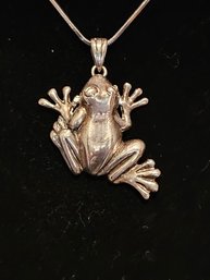 15' Necklace With Sterling Silver Frog Pendant