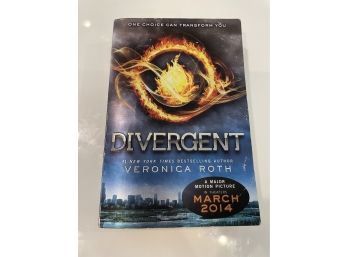 Divergent By Veronica Roth