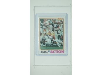 FOOTBALL - 1982 Topps In Action Walter Payton