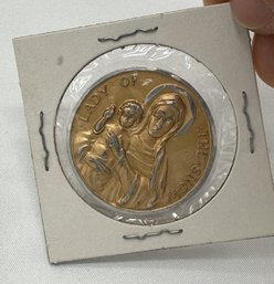 Vintage CHRISTIAN Mary Jesus Medal