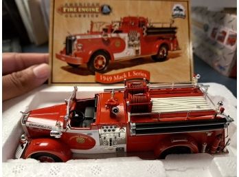2005 American Classics Fire Engine 1949 Mack L  Open Cab 1:50 Scale