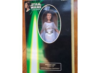 Star Wars Classic Edition 1999 Portrait Edition Princess Leia Ceremonial Gown