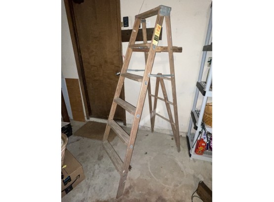 5 1/5 Foot Wooden Step Ladder