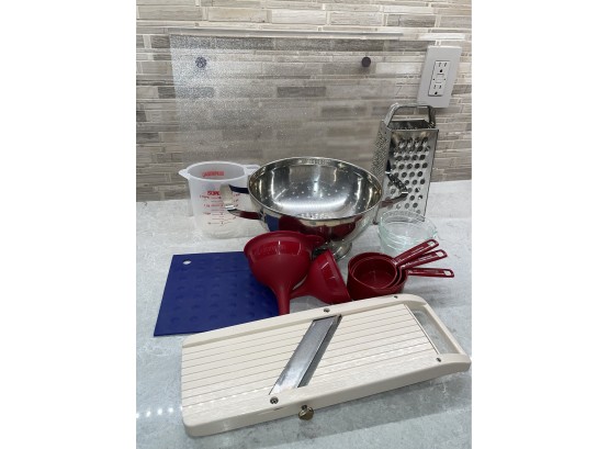 High Quality Kitchen Items Lot