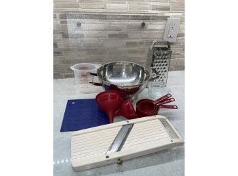 High Quality Kitchen Items Lot