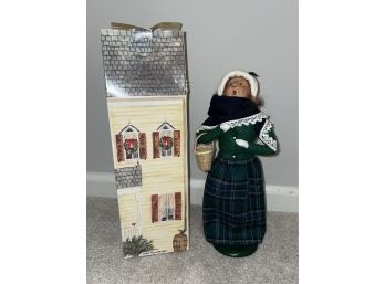 1988 Byers' Choice Christmas Caroler - Woman With Basket - With Original Box