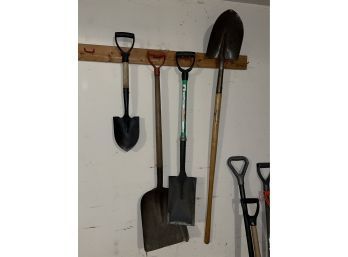 Lot Of 4 Lawn And Garden Shovels