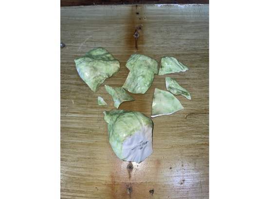 Tragic Antique Wannopee Lettuce Leaf Pottery Sugar Bowl In Pieces - New Milford, CT