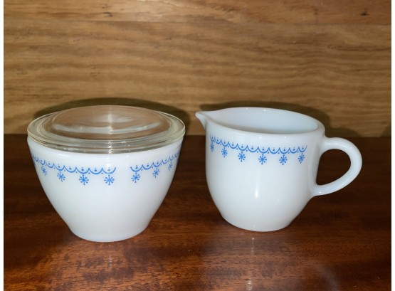 Pyrex Snowflake Garland Cream & Sugar Bowl (WITH LID) Set - Vintage