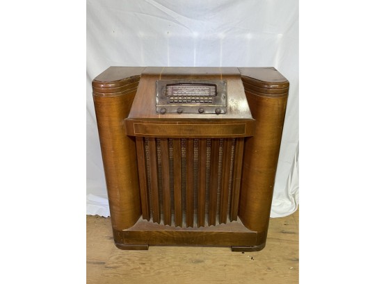 Antique Wood Case PHILCO Console Radio