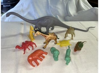 Lot Of Vintage Plastic Toy Animals And Dinosaurs