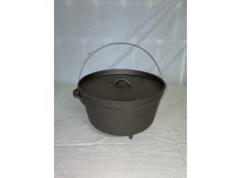 12' Cast Iron Cooking Pot - Dutch Oven With Lid - UNUSED