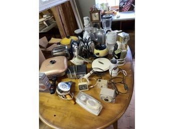 Huge Lot Of Vintage Kitchen & Home Small Appliances - Irons, Blender, Toaster, Can Openers
