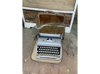 Vintage Remington 'Rem-Riter' Portable Typewriter With Case
